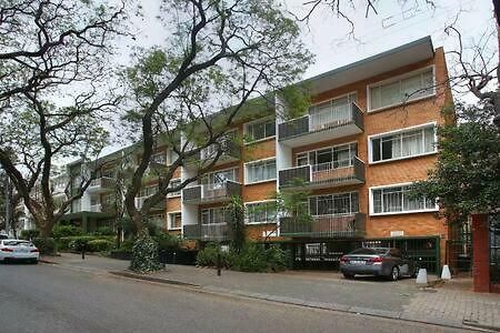 Modern Apartment In Rosebank Johannesburg Exterior photo